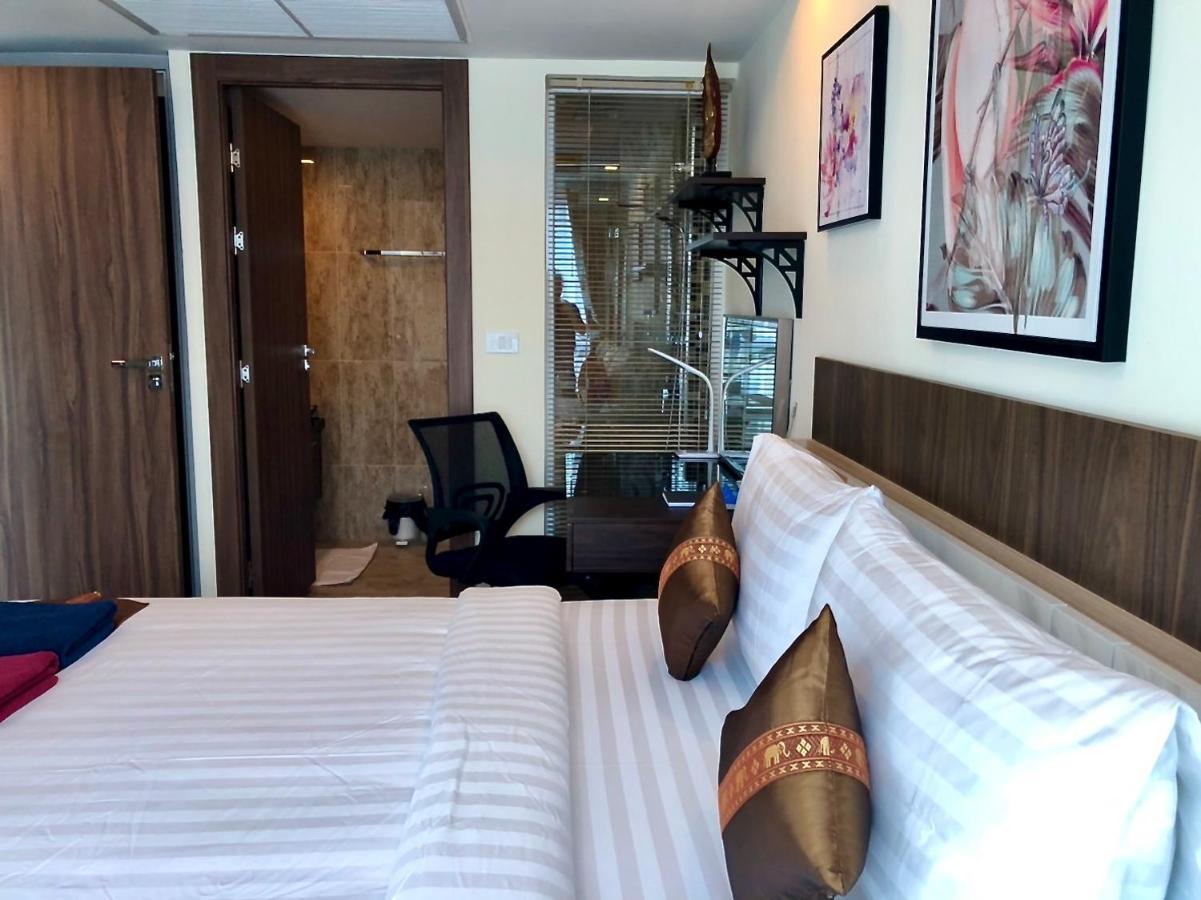Luxury Business Suits In Grand Avenue By Pattaya City Estates Esterno foto