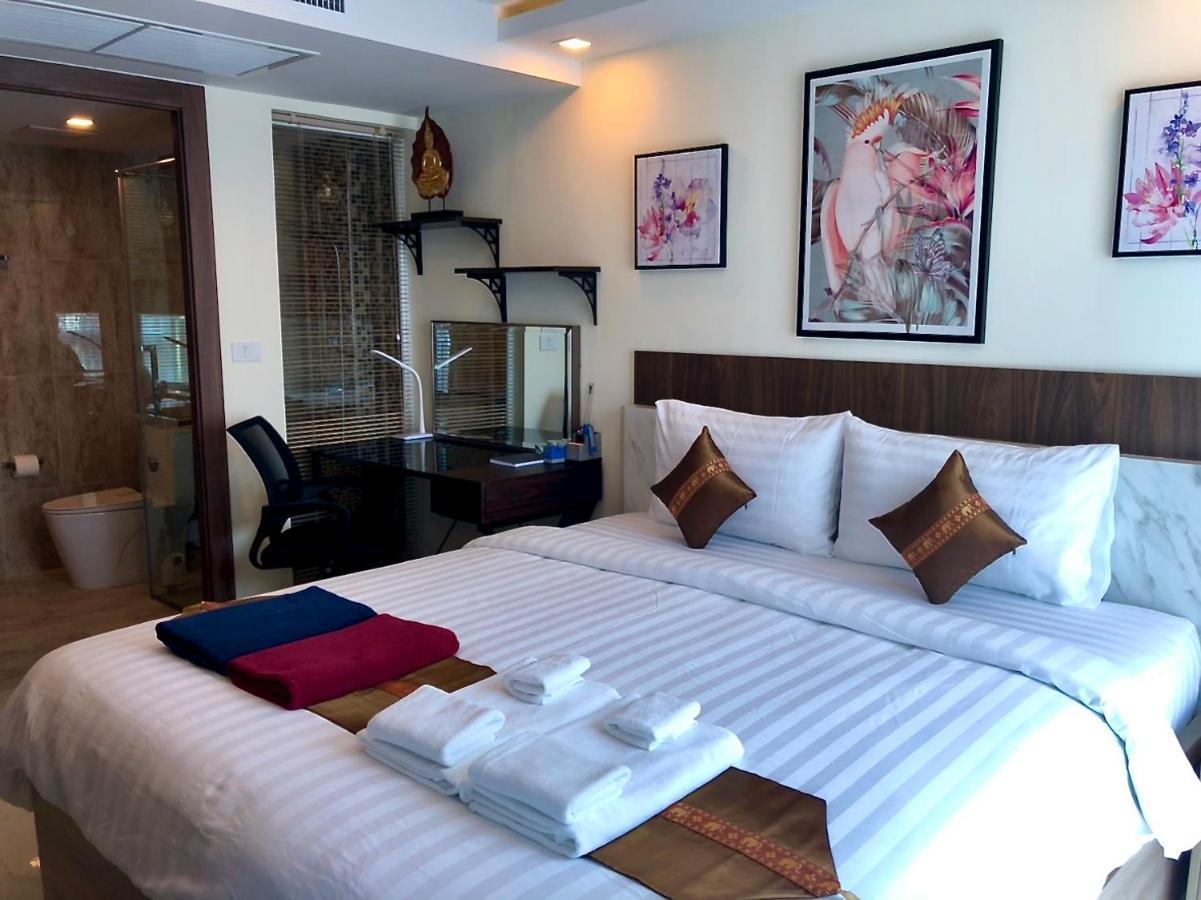 Luxury Business Suits In Grand Avenue By Pattaya City Estates Esterno foto