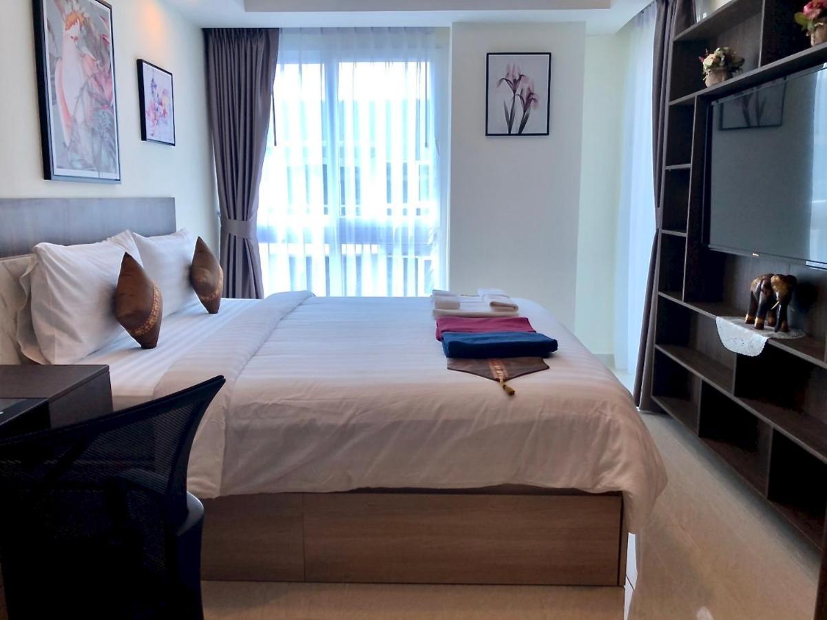Luxury Business Suits In Grand Avenue By Pattaya City Estates Esterno foto