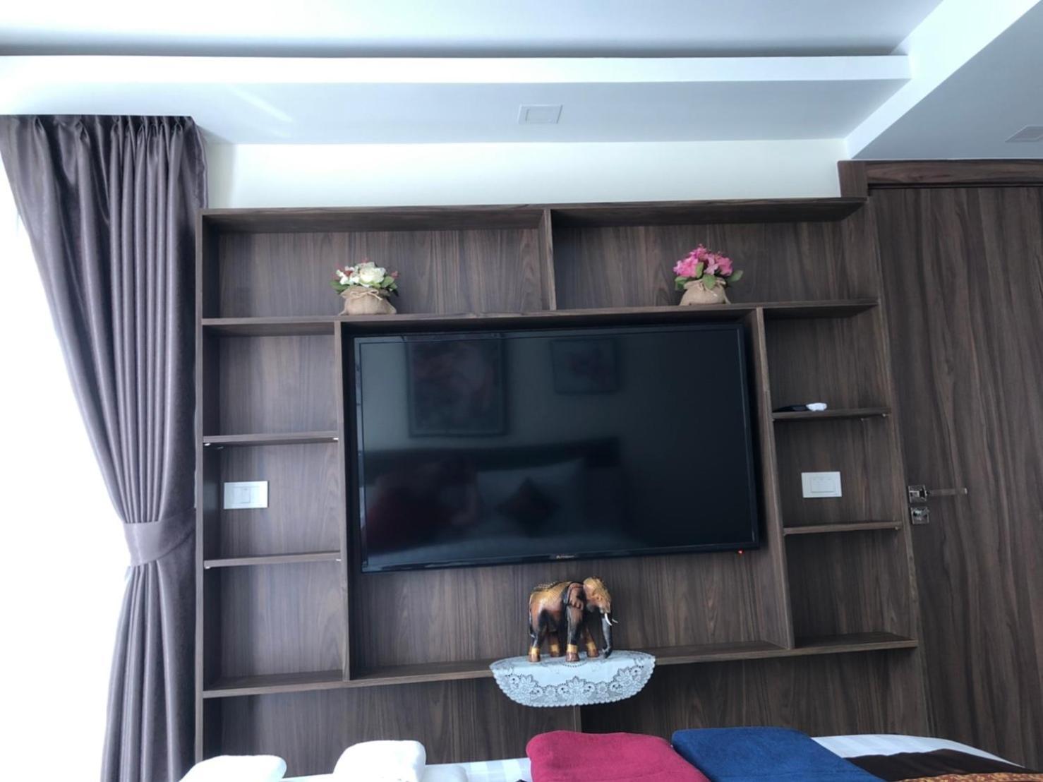 Luxury Business Suits In Grand Avenue By Pattaya City Estates Esterno foto
