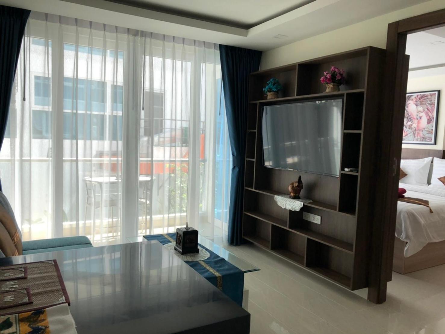 Luxury Business Suits In Grand Avenue By Pattaya City Estates Esterno foto