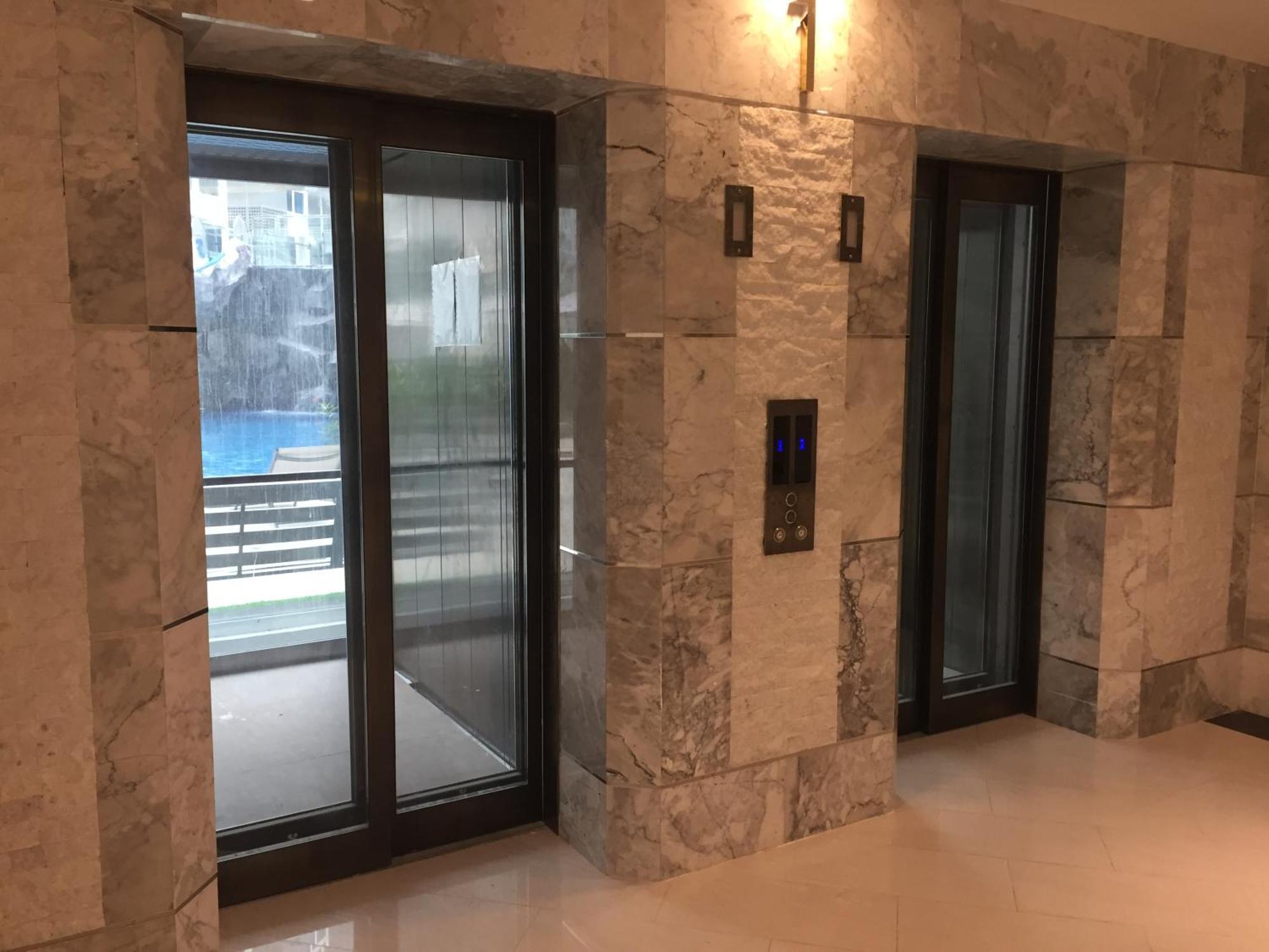 Luxury Business Suits In Grand Avenue By Pattaya City Estates Esterno foto