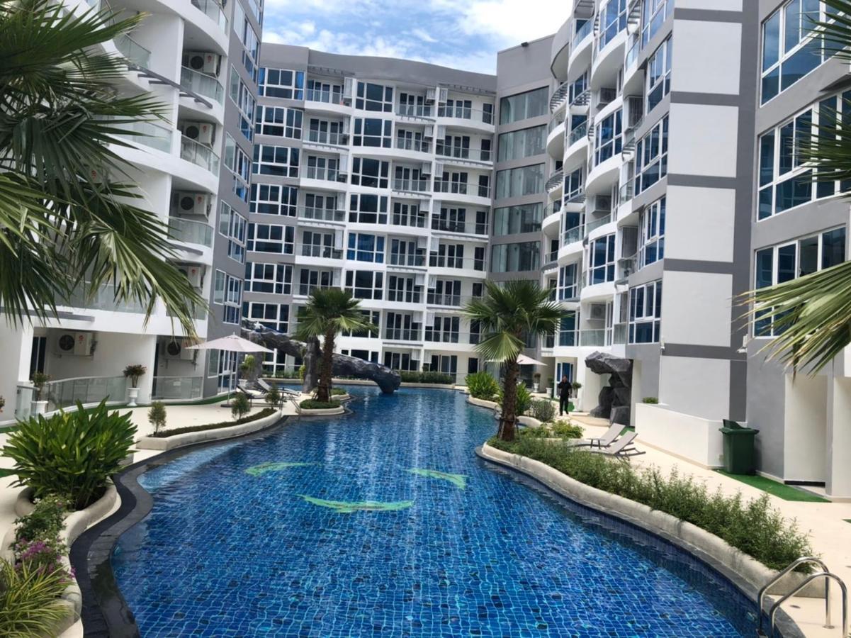 Luxury Business Suits In Grand Avenue By Pattaya City Estates Esterno foto
