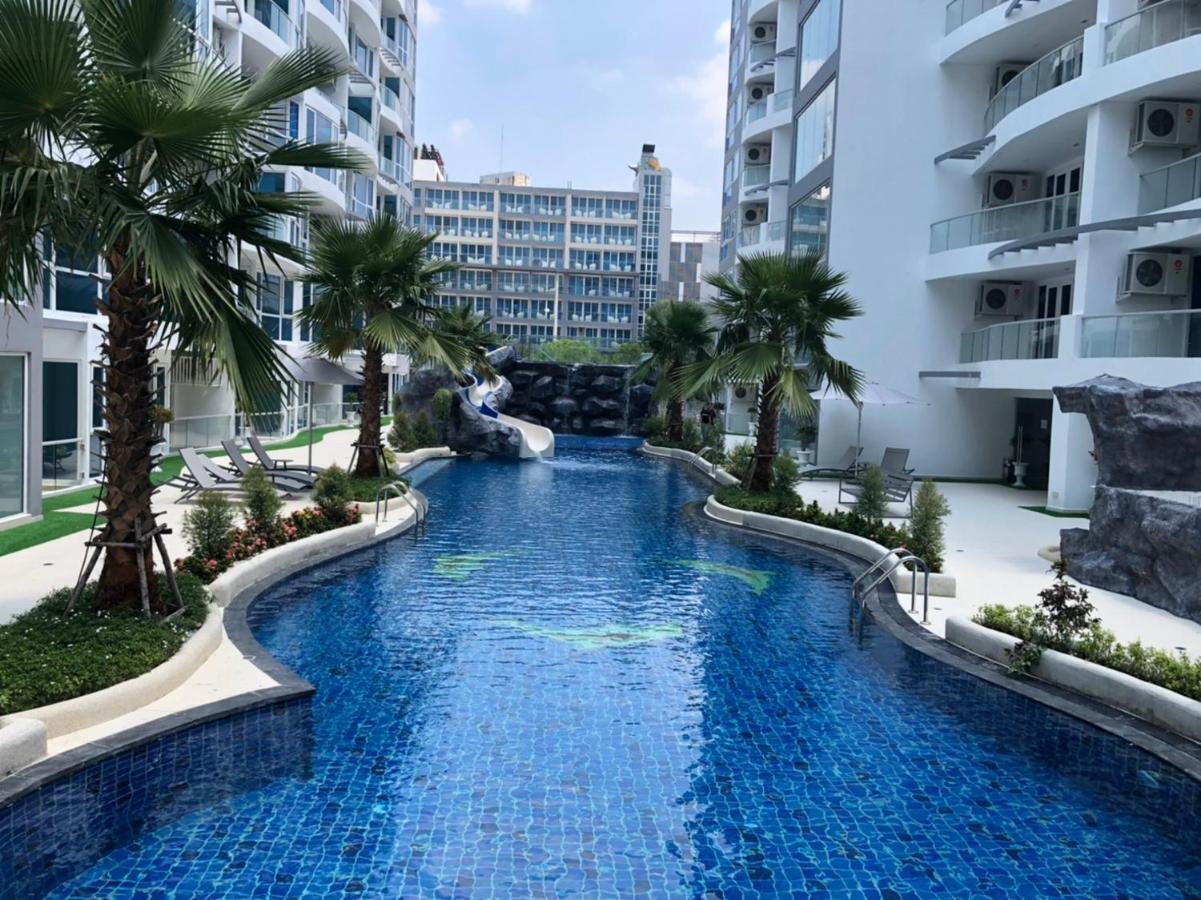 Luxury Business Suits In Grand Avenue By Pattaya City Estates Esterno foto