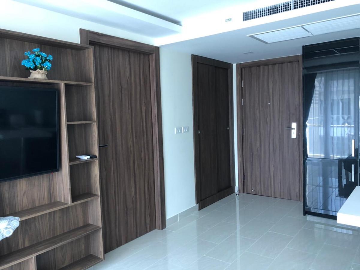 Luxury Business Suits In Grand Avenue By Pattaya City Estates Esterno foto