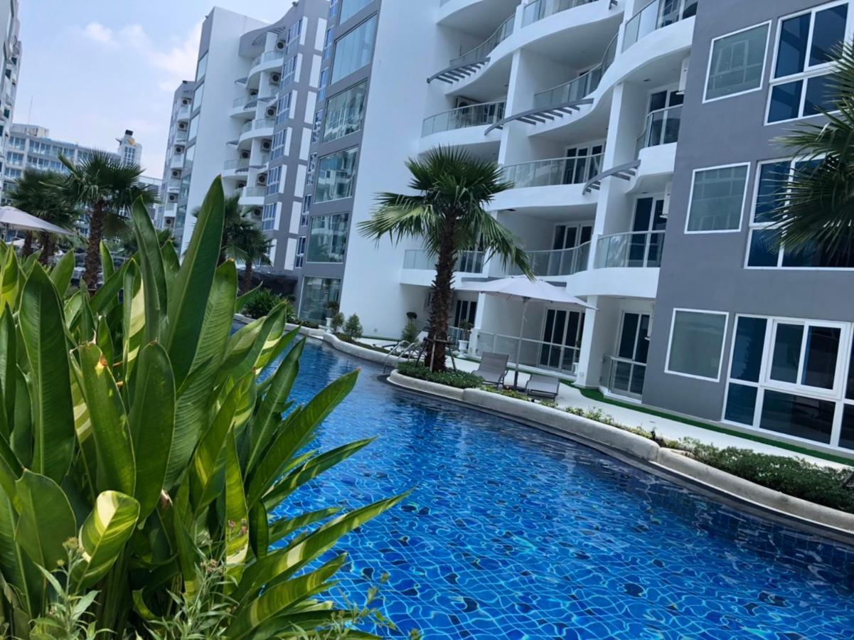 Luxury Business Suits In Grand Avenue By Pattaya City Estates Esterno foto