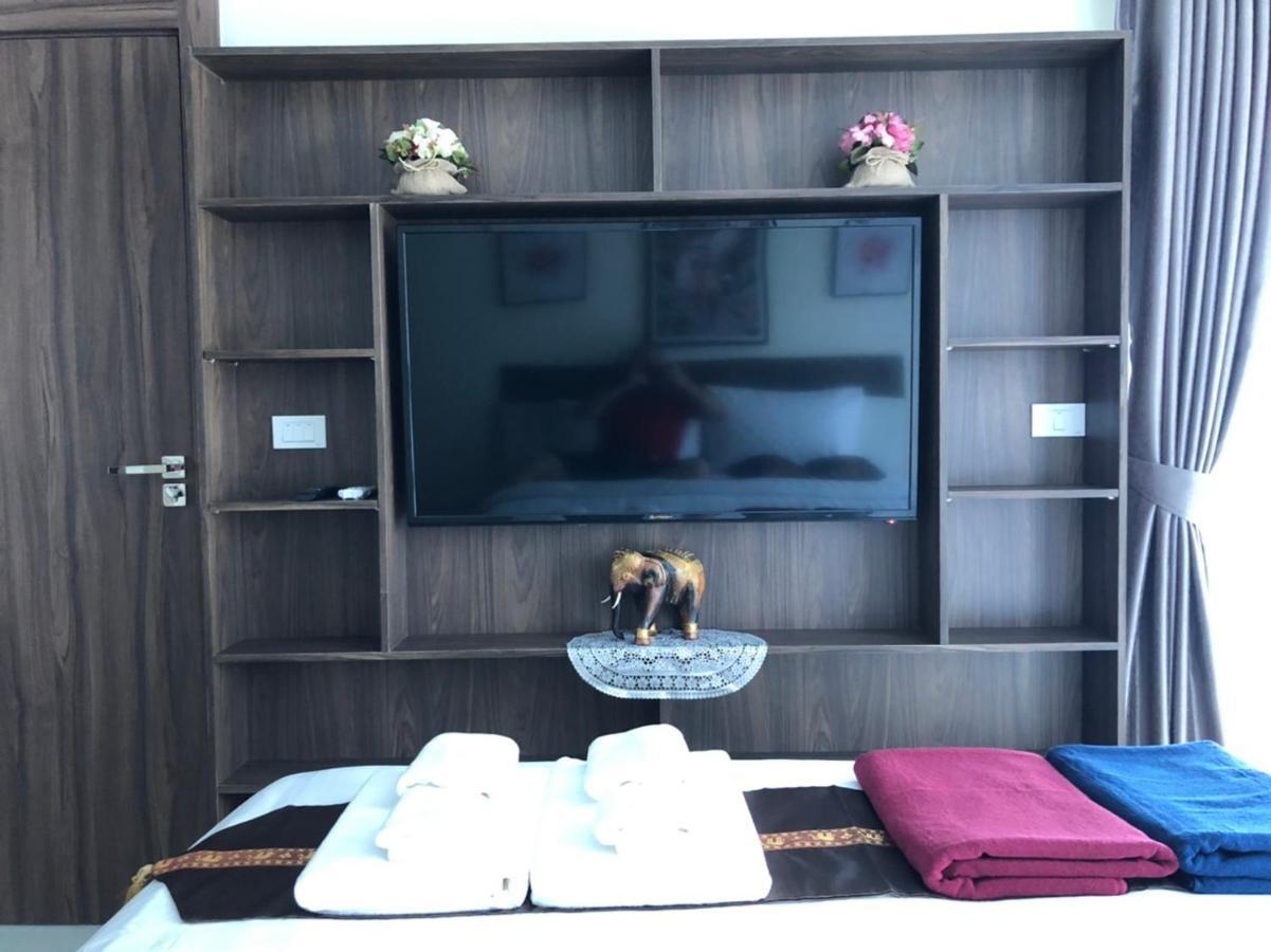 Luxury Business Suits In Grand Avenue By Pattaya City Estates Esterno foto